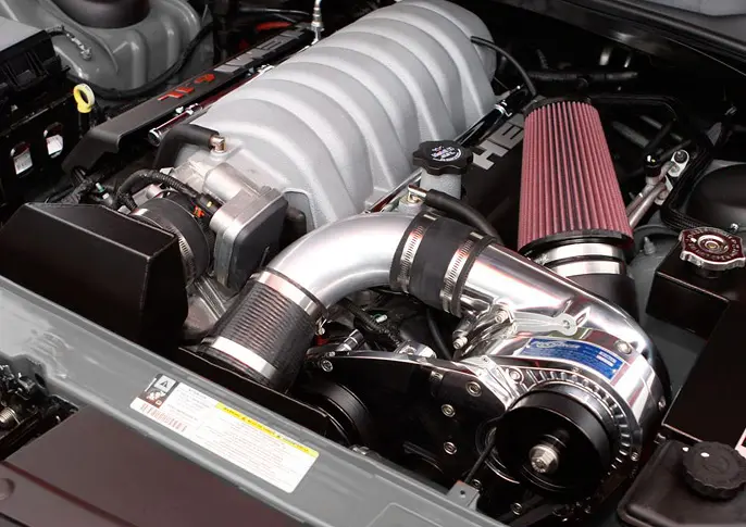 2010-08-300c-srt8-61_overview_0.webp
