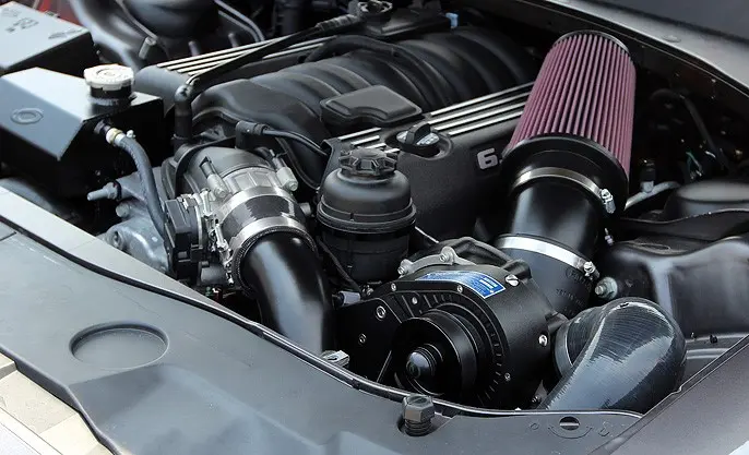 2011_dodge_charger_hemi_srt8_6_4_overview_0_0_0.webp