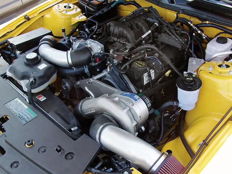 2010-05-mustang-v6-40_streetkits.webp
