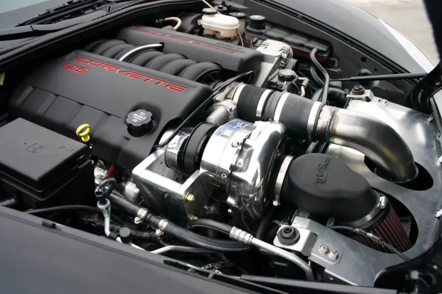 C6_front_uh-scaled.webp