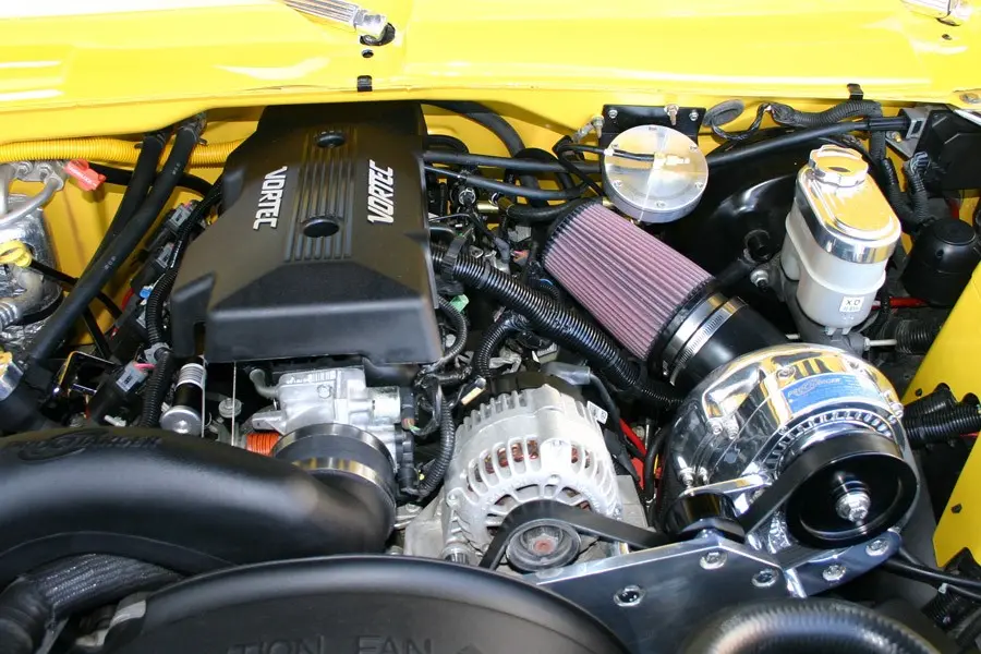 03-99-Tahoe-Engine.webp